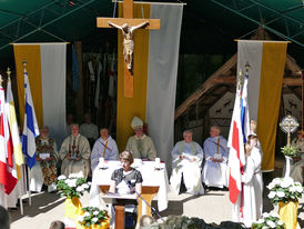 Festgottesdienst zum 1.000 Todestag des Heiligen Heimerads auf dem Hasunger Berg (Foto: Karl-Franz Thiede)